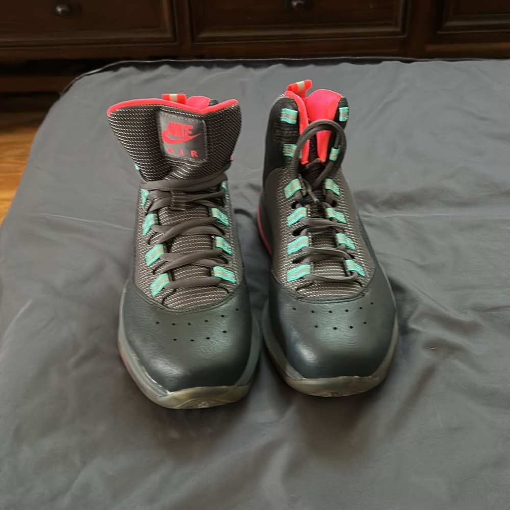 Nike - Picture 4 of 4